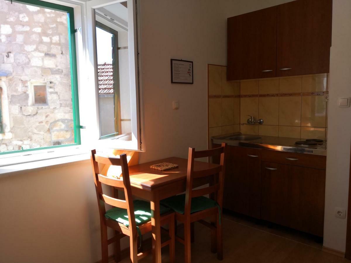Apartments Jaksic Postira Exterior photo